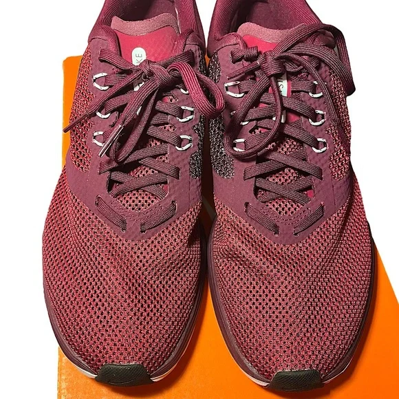 Nike Zoom Women’s Burgundy Running Sneakers - Picture 3 of 6